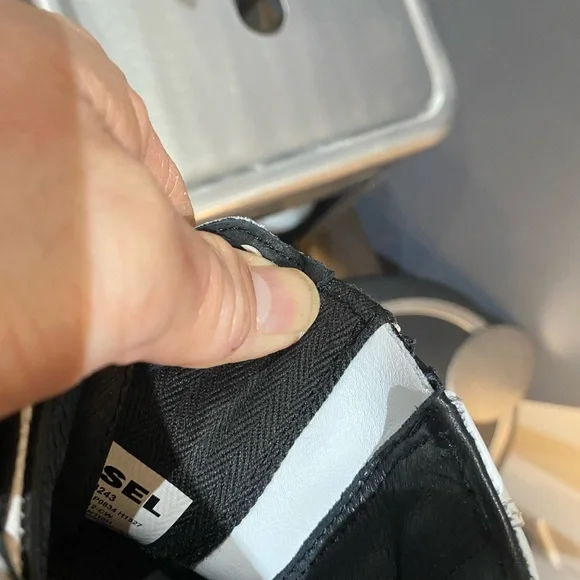 Never used diesel high cut shoes! Only tried at home. - Picture 5 of 7